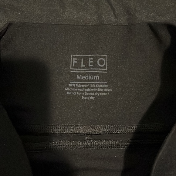 FLEO true high contour black shorts - Picture 2 of 3